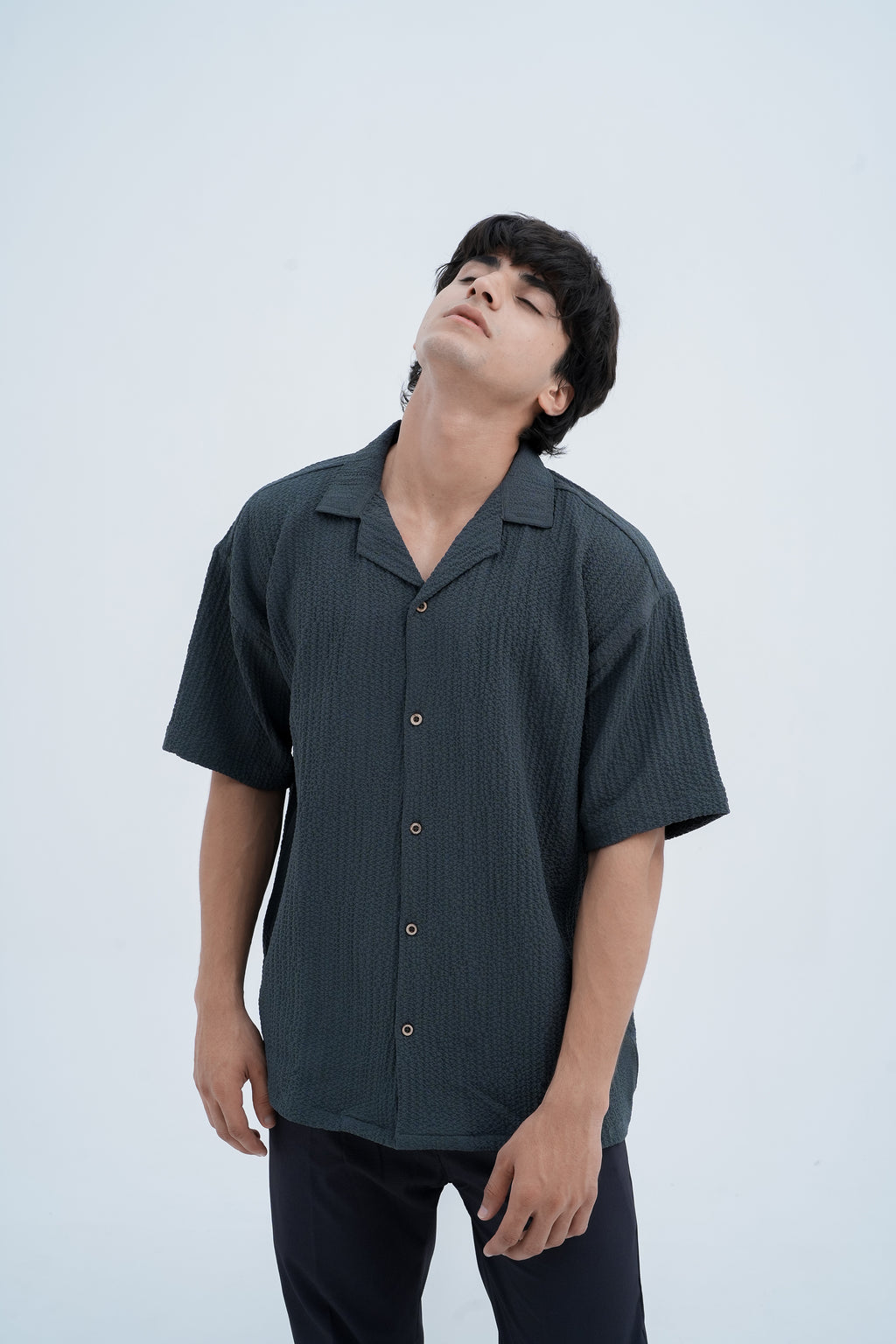 Horizon Camp Shirt in Charcoal - looking up pose