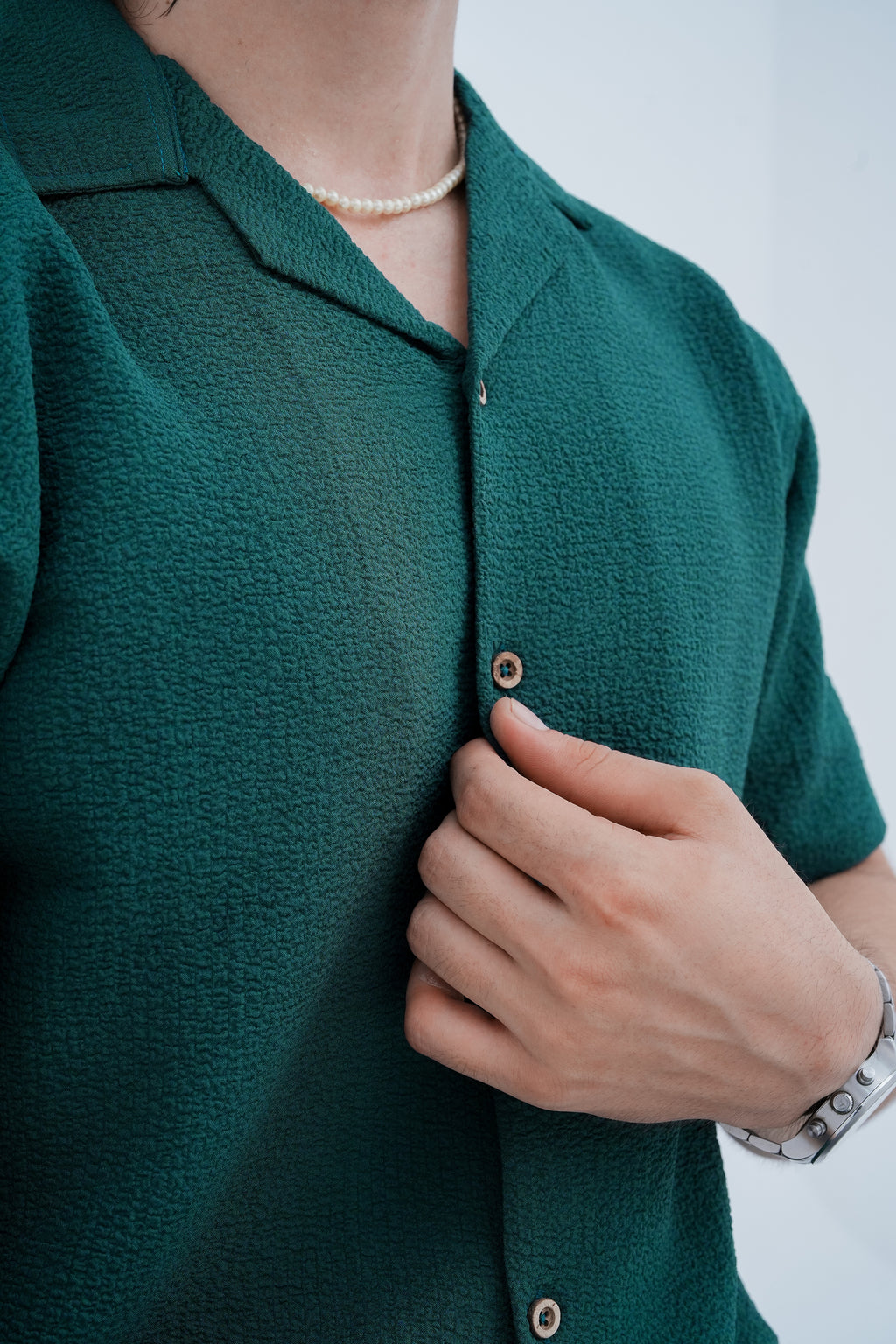 Horizon Camp Shirt in Green - collar detail
