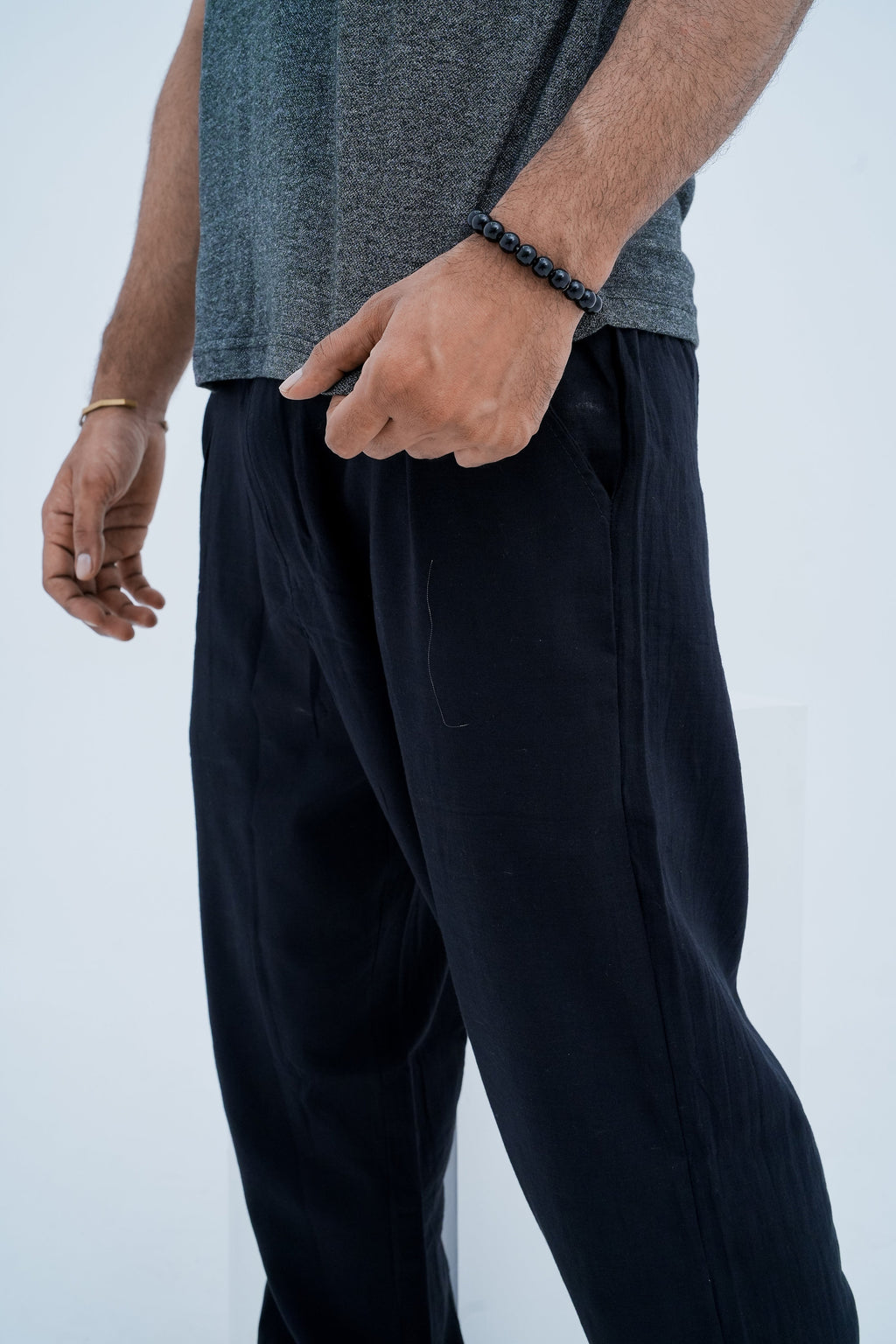 Onyx Contrast Tee - side trouser detail