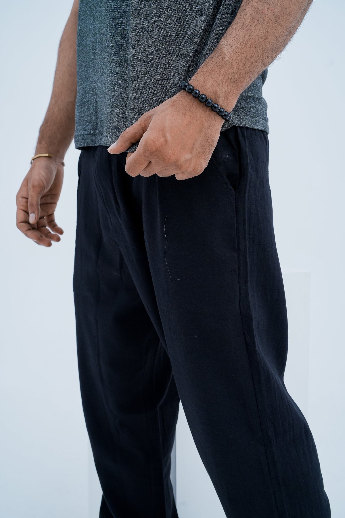 Onyx Contrast Tee - side trouser detail